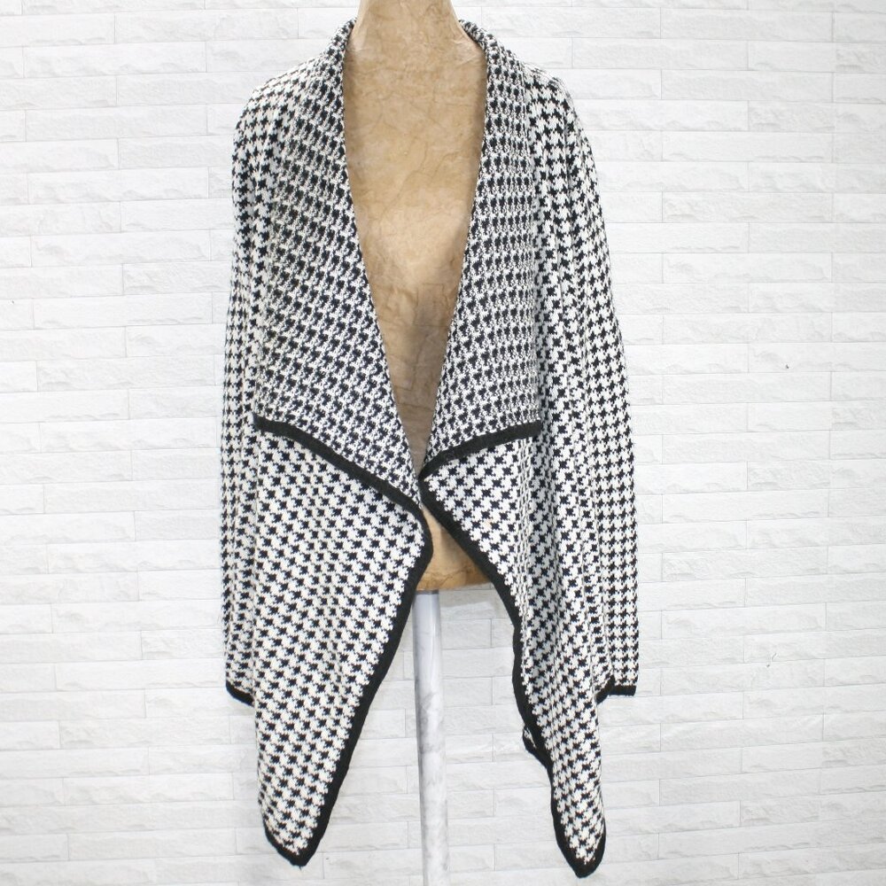 EVERLY Cardigan Houndstooth Knit Open Front Waterfall Ruffle Black White Small